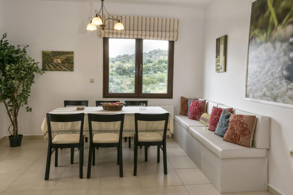 Villa Laga With Pool, 300M To Taverns, Childrens Area, Bbq! Kirianna Exterior foto